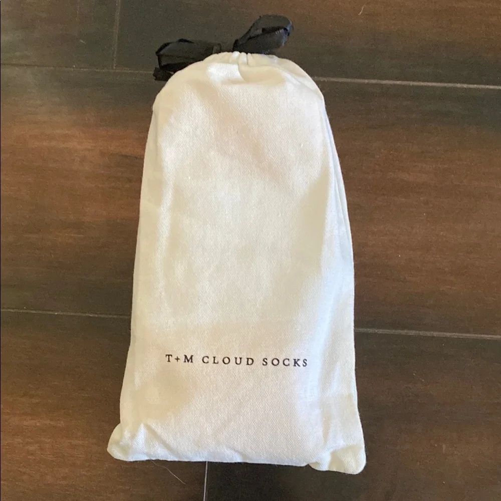 NWT T+M Cloud Socks in Light Pink Ultra Soft Luxe Knit w/ Pouch Stocking Stuffer